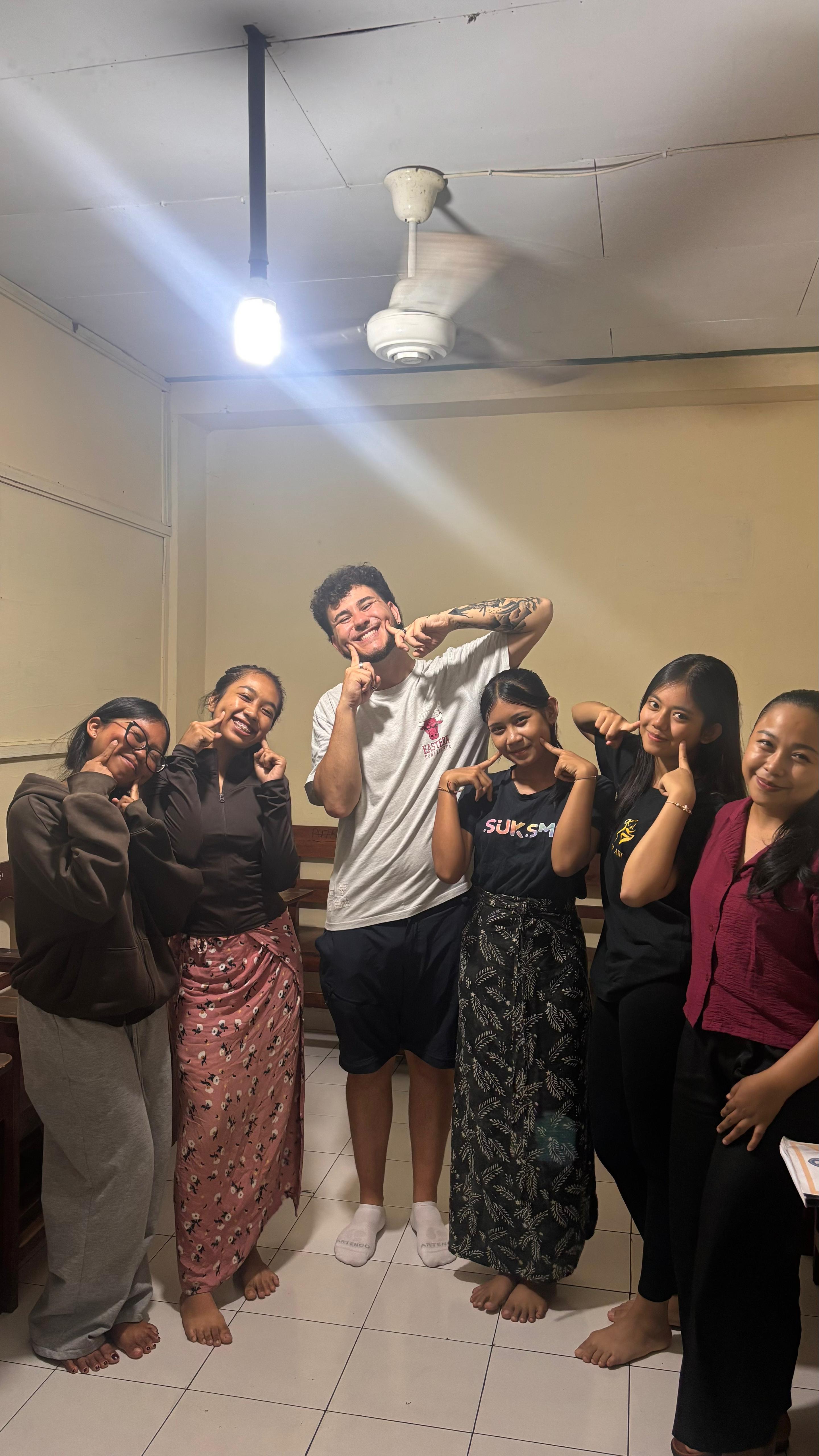 Sesi belajar santai bersama native speaker